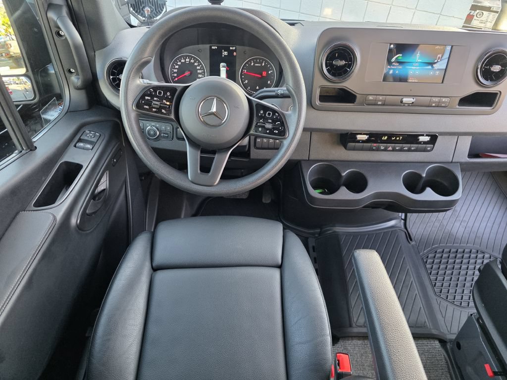 Used 2021 Mercedes-Benz Sprinter 2500 image 28