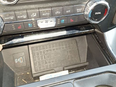 Used 2022 Ford F150 Lariat w/ Max Trailer Tow Package image 14