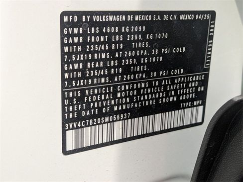 New 2025 Volkswagen Taos SEL image 27