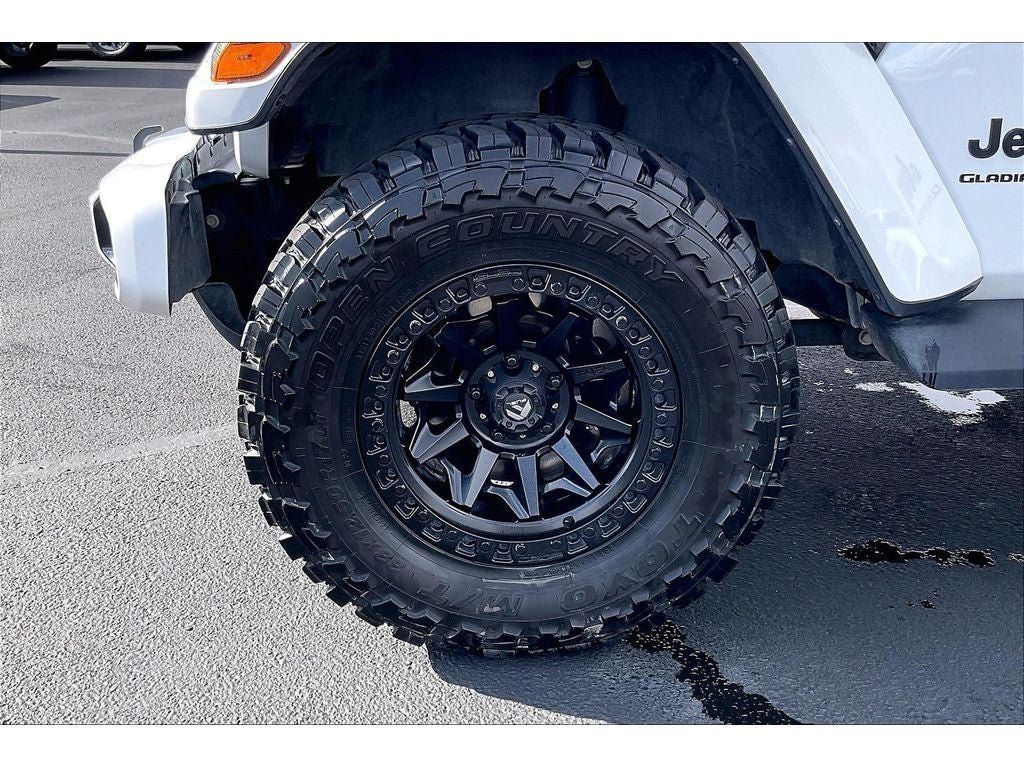 Used 2023 Jeep Gladiator Overland AWD/4WD image 9