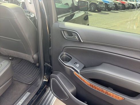 Used 2020 Chevrolet Suburban Premier image 16