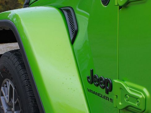 New 2026 Jeep Wrangler Unlimited Sahara w/ Technology Group image 10