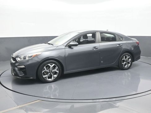 Used 2021 Kia Forte LXS image 2