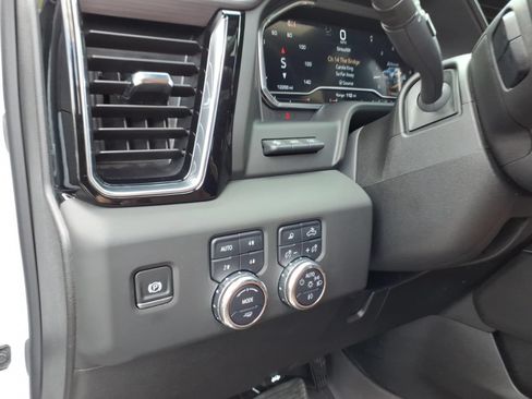 Used 2025 GMC Sierra 2500 Denali Ultimate AWD/4WD image 18