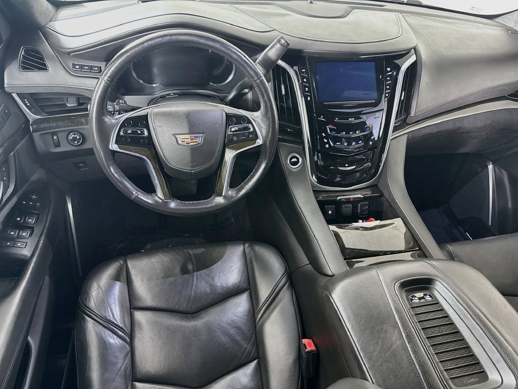 Used 2020 Cadillac Escalade Platinum AWD/4WD image 16