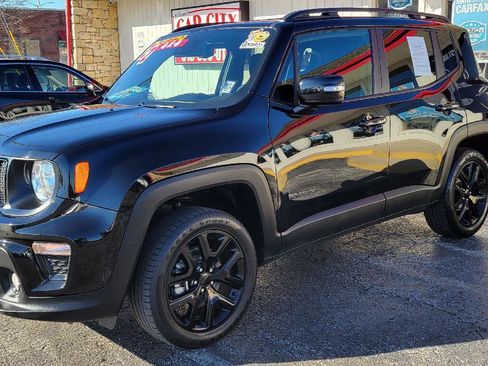 Used 2022 Jeep Renegade Altitude w/ Convenience Group image 3