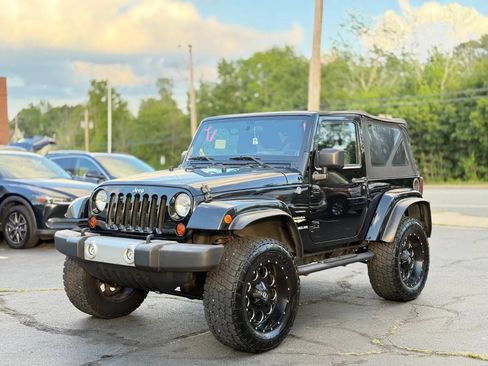 Used 2011 Jeep Wrangler Sahara w/ Connectivity Group AWD/4WD image 4