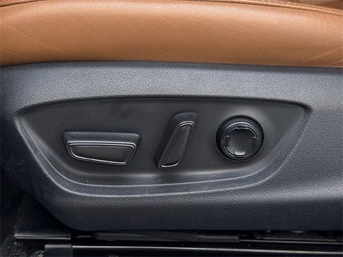 Used 2021 Toyota Avalon Limited w/ Advanced Safety Package image 27