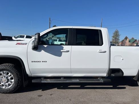 Used 2022 Chevrolet Silverado 3500 LT w/ Convenience Package AWD/4WD image 8