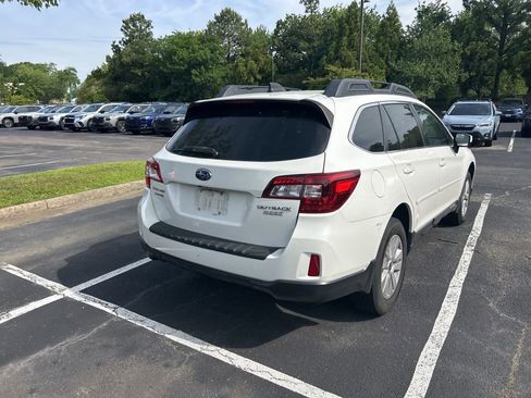 Used 2017 Subaru Outback 2.5i Premium AWD/4WD image 6