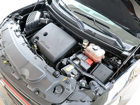 Used 2021 Chevrolet Traverse Premier w/ Redline Edition image 35