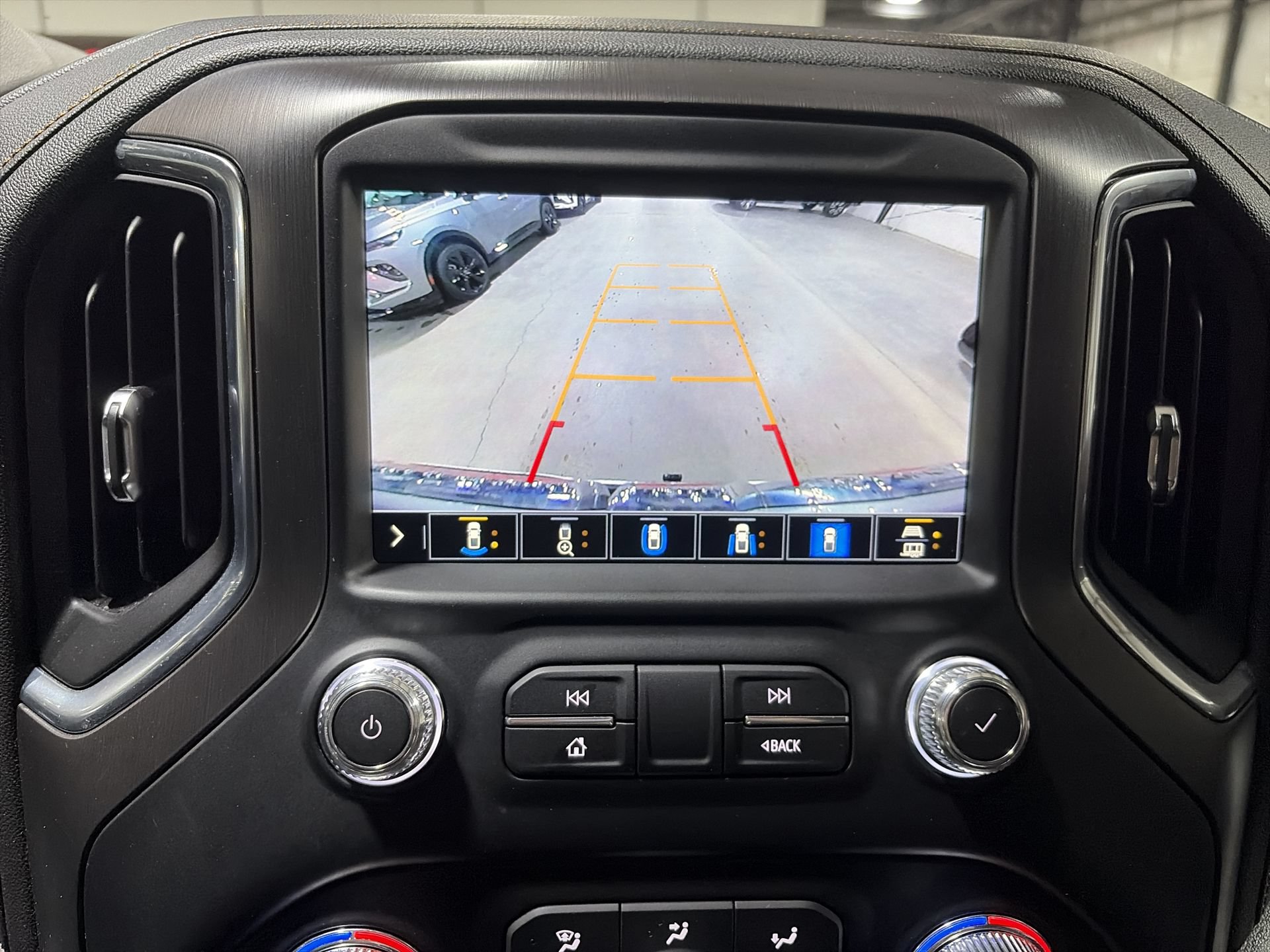 Used 2021 GMC Sierra 1500 AT4 w/ AT4 Carbonpro Edition AWD/4WD image 16