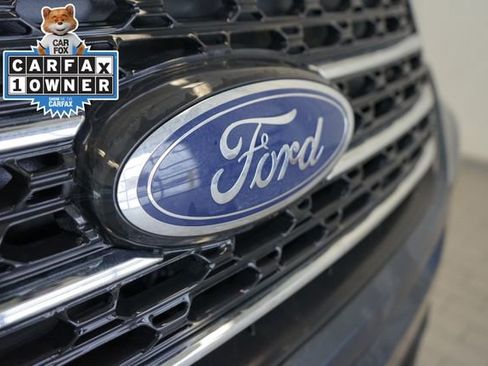 Used 2023 Ford Explorer XLT image 18