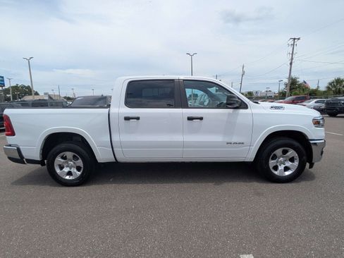 Used 2025 RAM 1500 Big Horn AWD/4WD image 2
