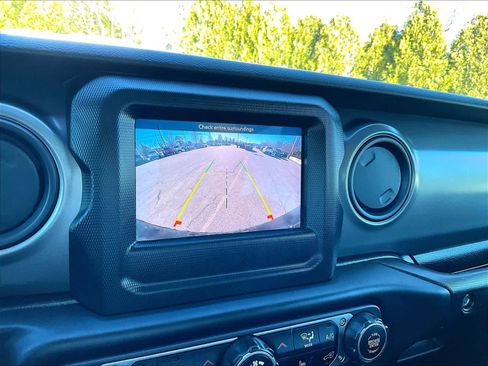 Used 2023 Jeep Wrangler Willys image 19