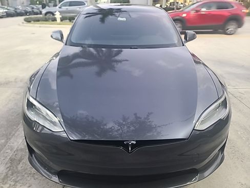 Used 2021 Tesla Model S Plaid image 2