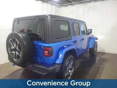 Used 2024 Jeep Wrangler Unlimited w/ Convenience Group AWD/4WD image 4
