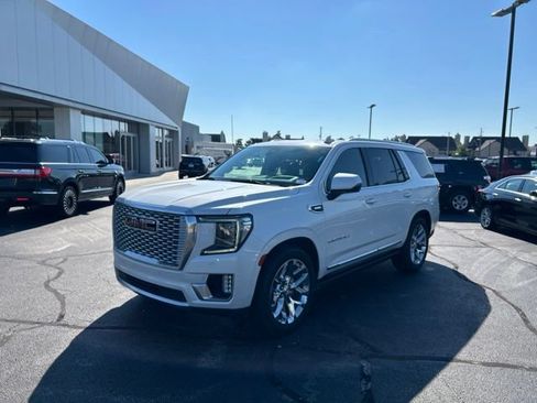 Used 2022 GMC Yukon Denali w/ Advanced Technology Package AWD/4WD image 2
