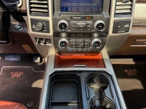 Used 2019 Ford F350 King Ranch w/ King Ranch Ultimate Package AWD/4WD image 39