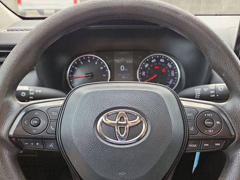 Used 2022 Toyota RAV4 LE FWD image 12