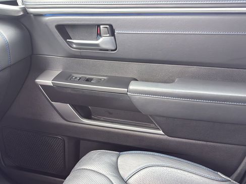 Used 2023 Toyota Tundra Platinum AWD/4WD image 22
