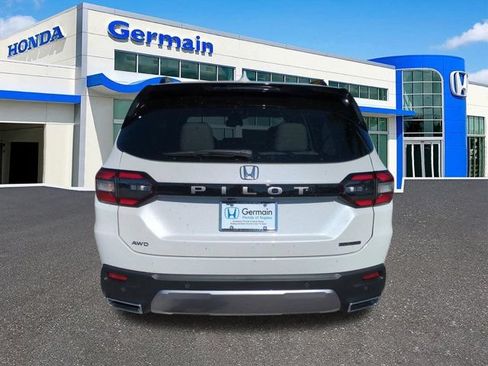 New 2026 Honda Pilot Touring image 4