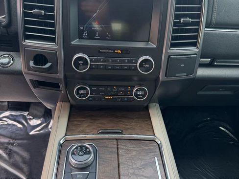 Used 2019 Ford Expedition Max Platinum RWD image 36