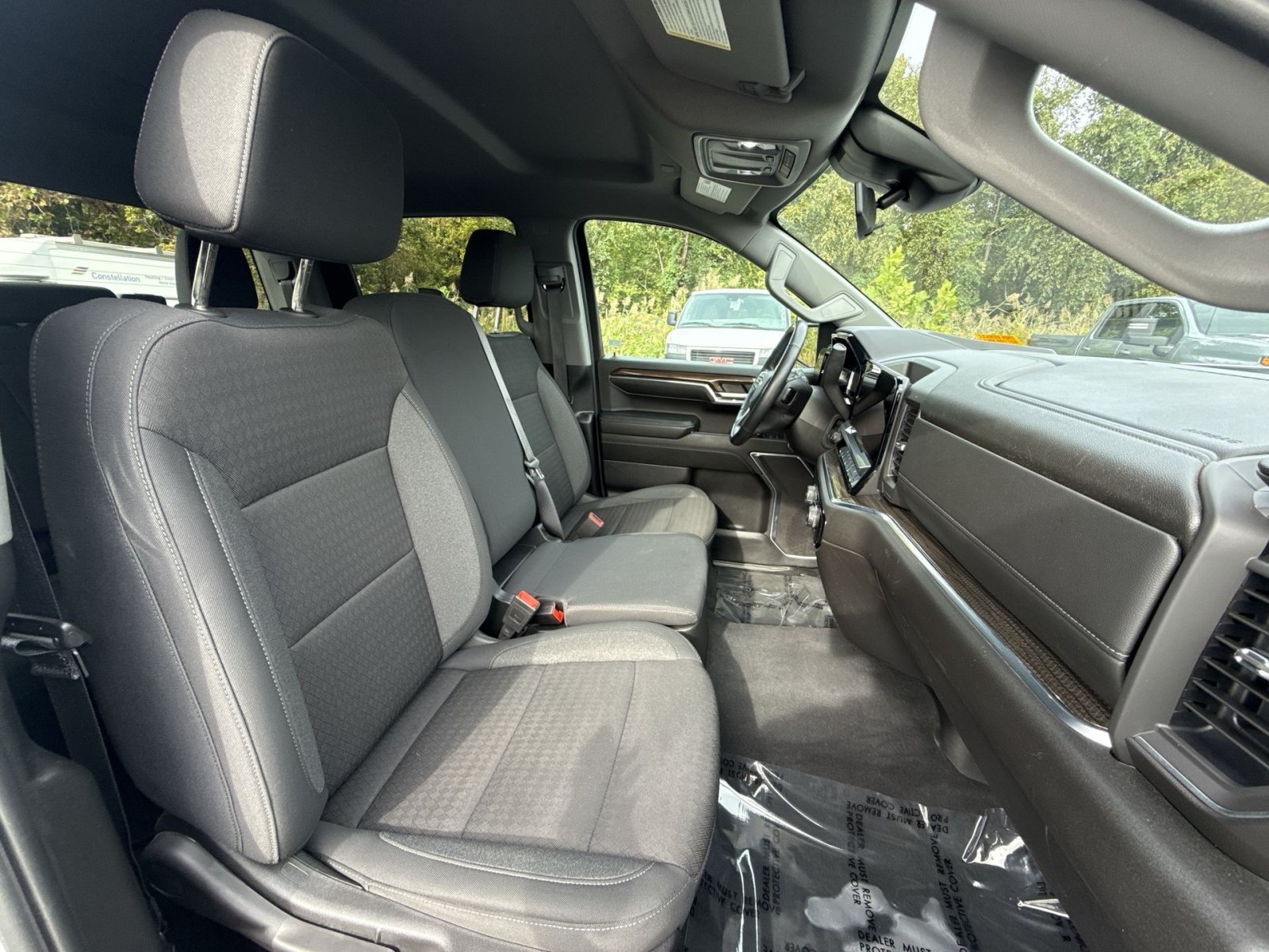 Used 2024 Chevrolet Silverado 1500 LT AWD/4WD image 28