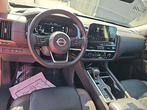 Used 2024 Nissan Pathfinder Platinum w/ Cargo Package image 21