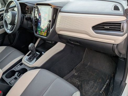 Used 2025 Subaru Forester Limited image 34