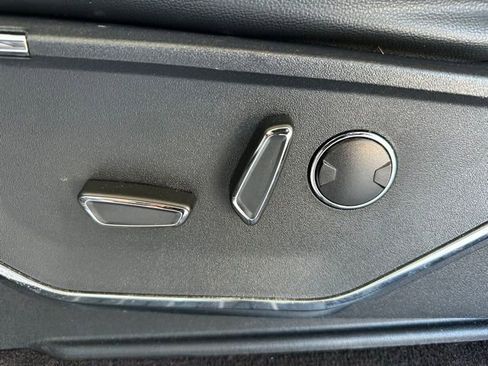 Used 2022 Ford F150 Lariat w/ Equipment Group 502A High image 25