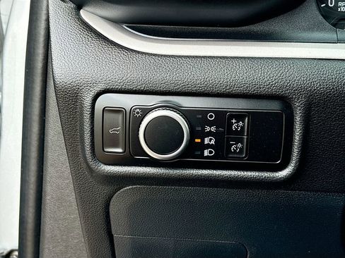 Used 2023 Ford Explorer XLT image 10