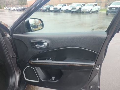 Used 2019 Jeep Compass Limited image 10