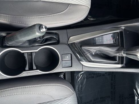 Used 2016 Toyota Corolla LE image 17