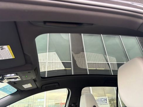 Certified 2023 Volkswagen ID.4 Pro S Plus image 24