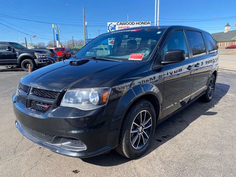 Used 2016 Dodge Grand Caravan SE image 5