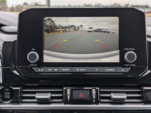 Certified 2025 Nissan Pathfinder SV image 21