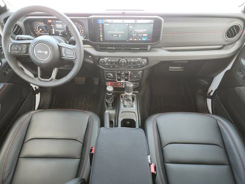 Used 2025 Jeep Gladiator Rubicon w/ Convenience Group AWD/4WD image 24