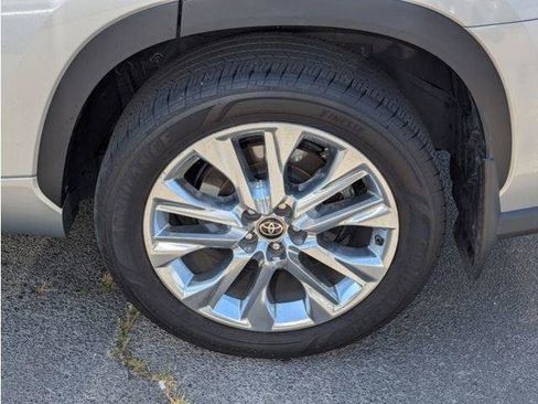 Used 2023 Toyota Highlander Limited AWD/4WD image 48