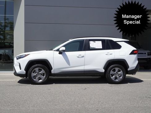 Used 2024 Toyota RAV4 XLE AWD/4WD image 8