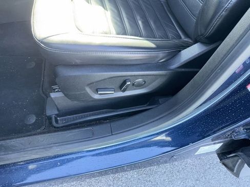 Used 2017 Ford Edge SEL w/ Equipment Group 201A AWD/4WD image 30