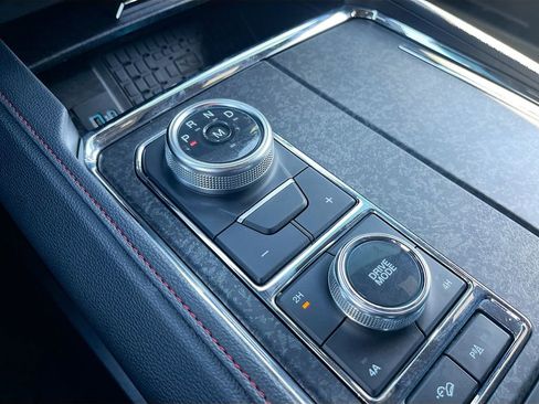 Used 2024 Ford Expedition Max Limited image 17