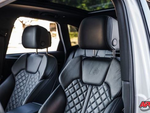 Used 2020 Audi SQ5 Premium Plus w/ Premium Plus Package image 26