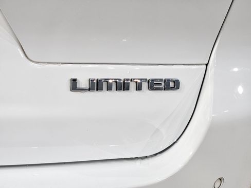 Used 2021 Jeep Grand Cherokee L Limited AWD/4WD image 41