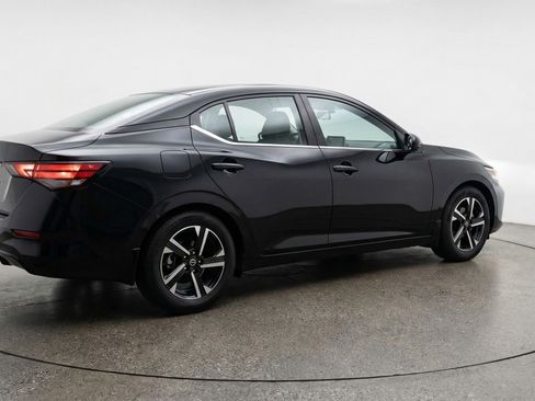 Used 2025 Nissan Sentra SV image 9
