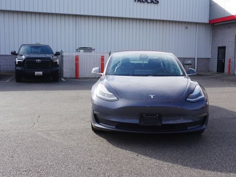 Used 2018 Tesla Model 3 Long Range image 2