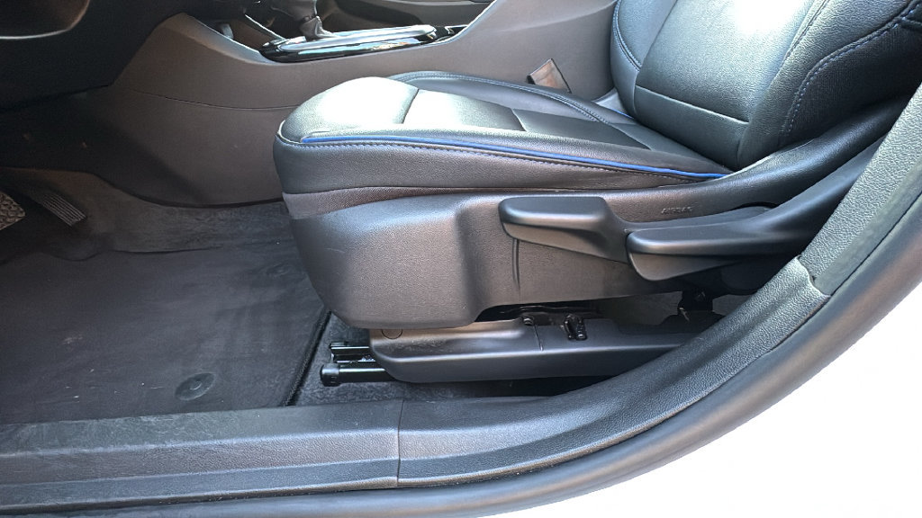 Used 2025 Buick Envista Sport Touring FWD image 9