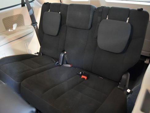 Used 2018 Dodge Grand Caravan SE w/ UConnect Hands-Free Group image 36