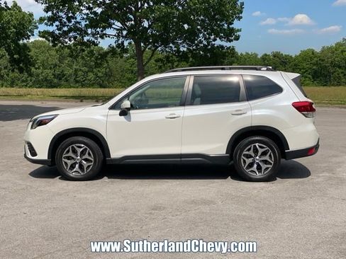 Used 2023 Subaru Forester Premium AWD/4WD image 4