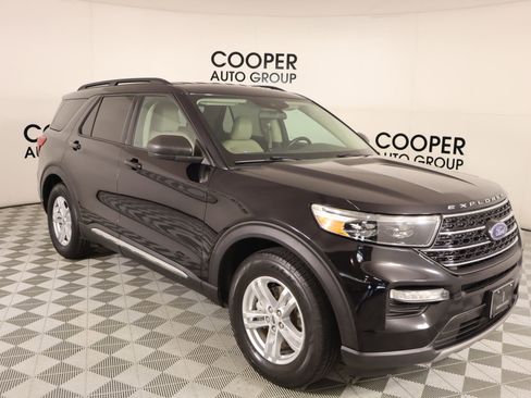 Used 2020 Ford Explorer XLT w/ Equipment Group 202A RWD image 1